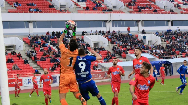 Apostolović upalio svetlo, Superliga Srbije